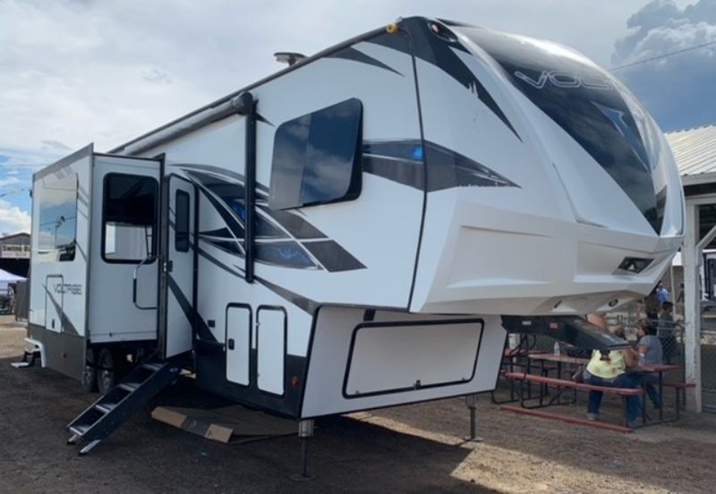 2019 Dutchmen Voltage V3655 in klamath falls OR