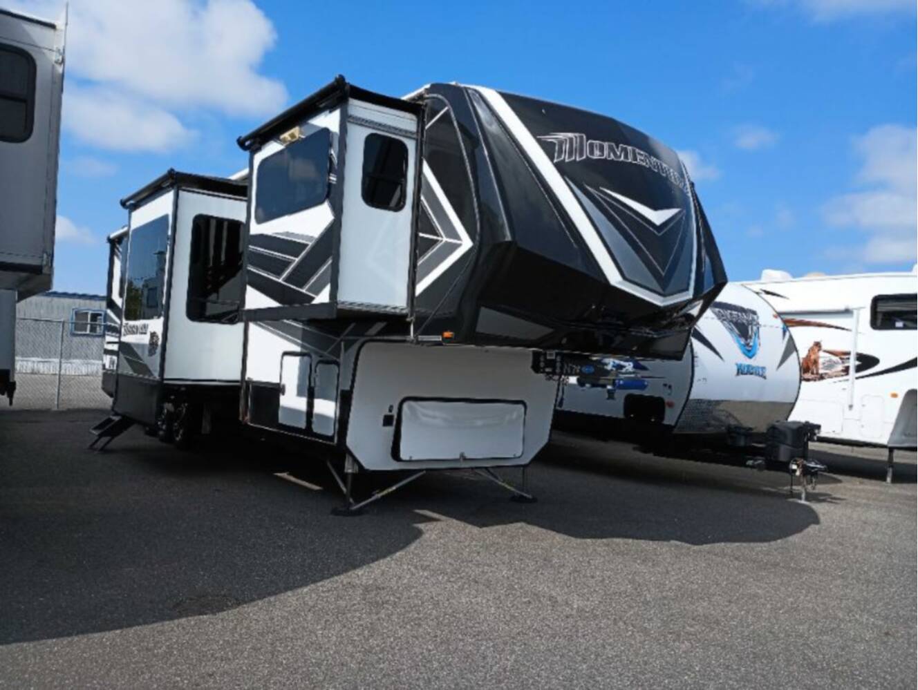 A photo of this 2022 Grand Design Momentum 376THS