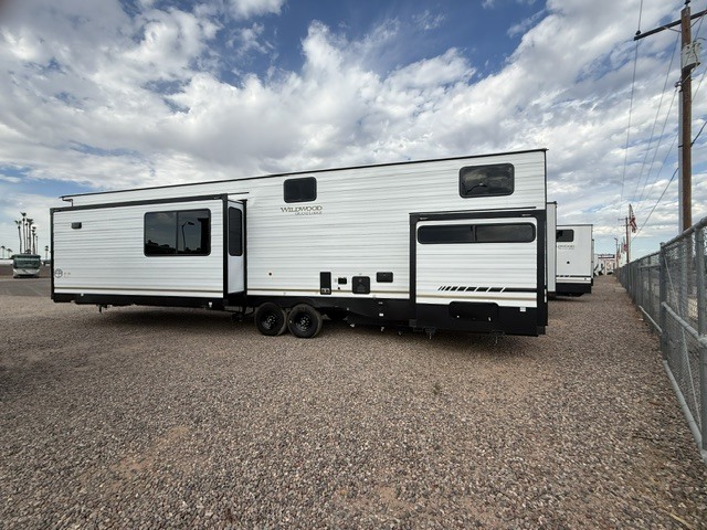 2026 Forest River Wildwood Lodge 40FKP in mesa AZ