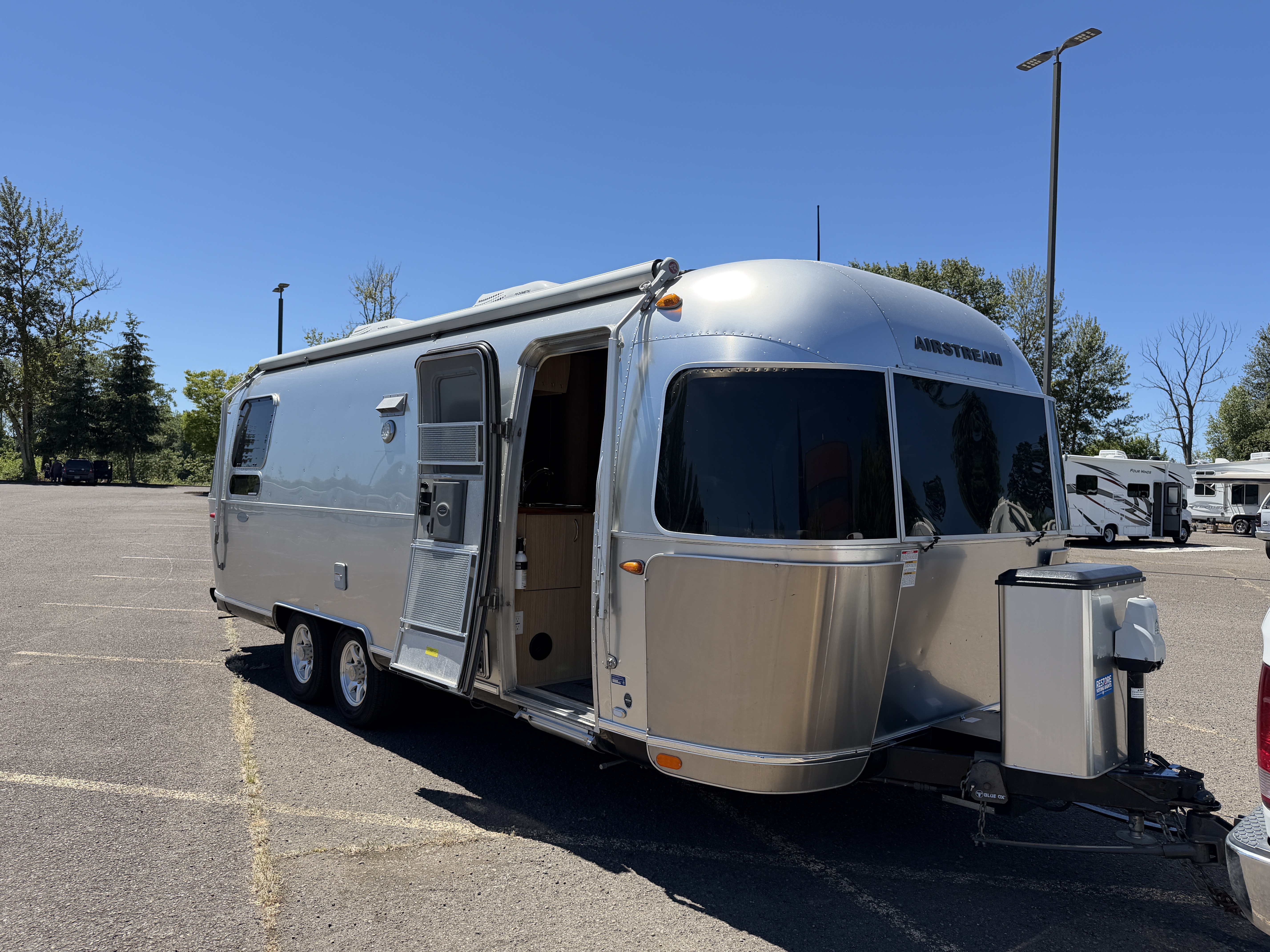 2018 Airstream Flying Cloud 25RB in coburg OR
