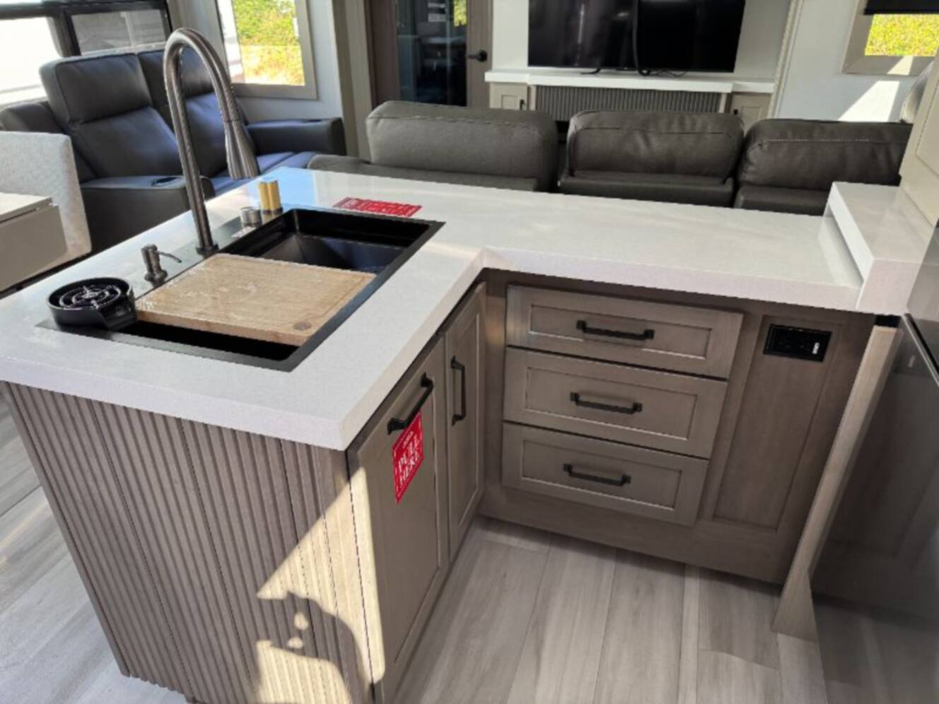 A photo of this 2025 Grand Design Momentum M-Class 395MS