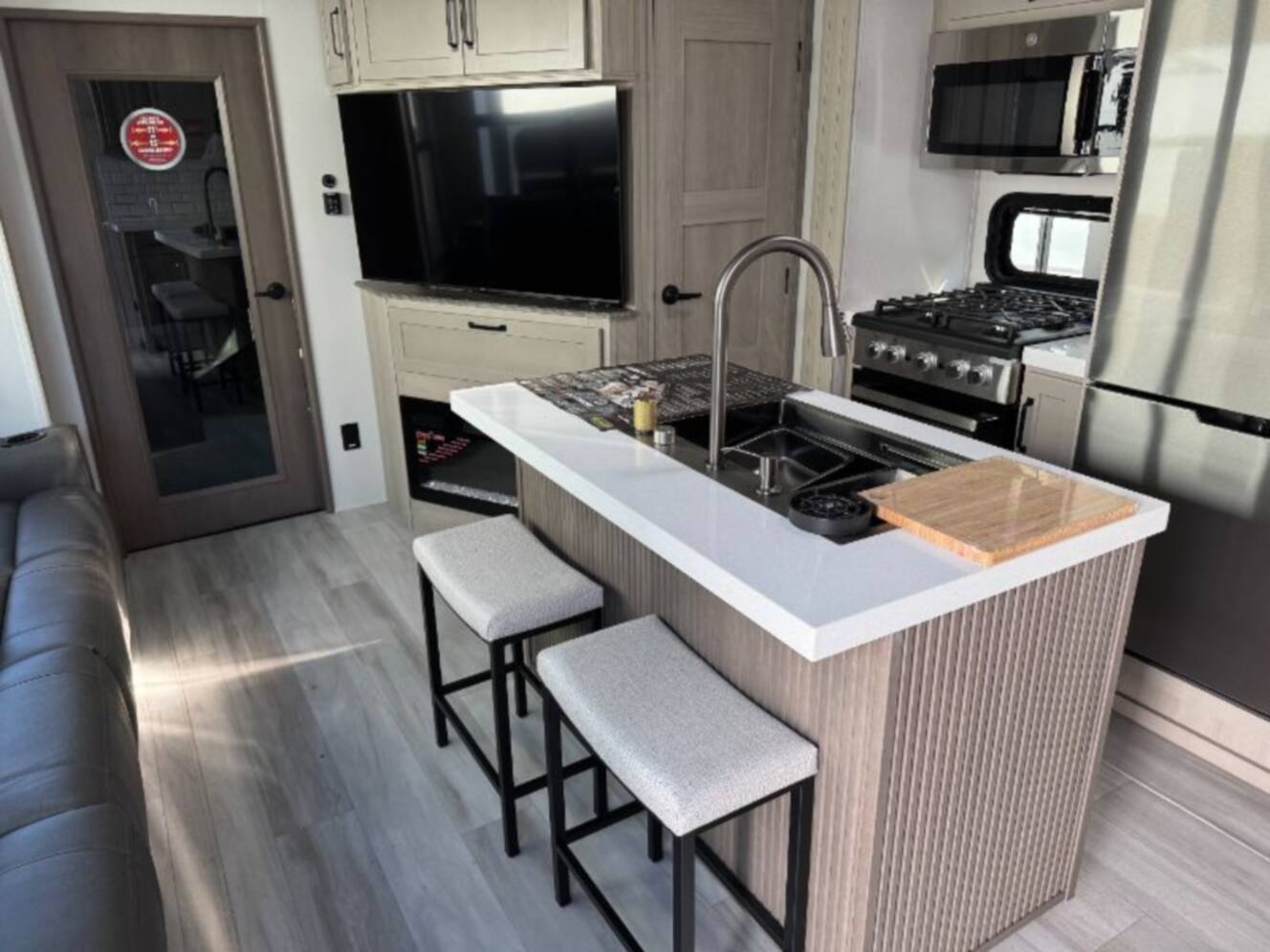 A photo of this 2025 Grand Design Momentum M-Class 351MS