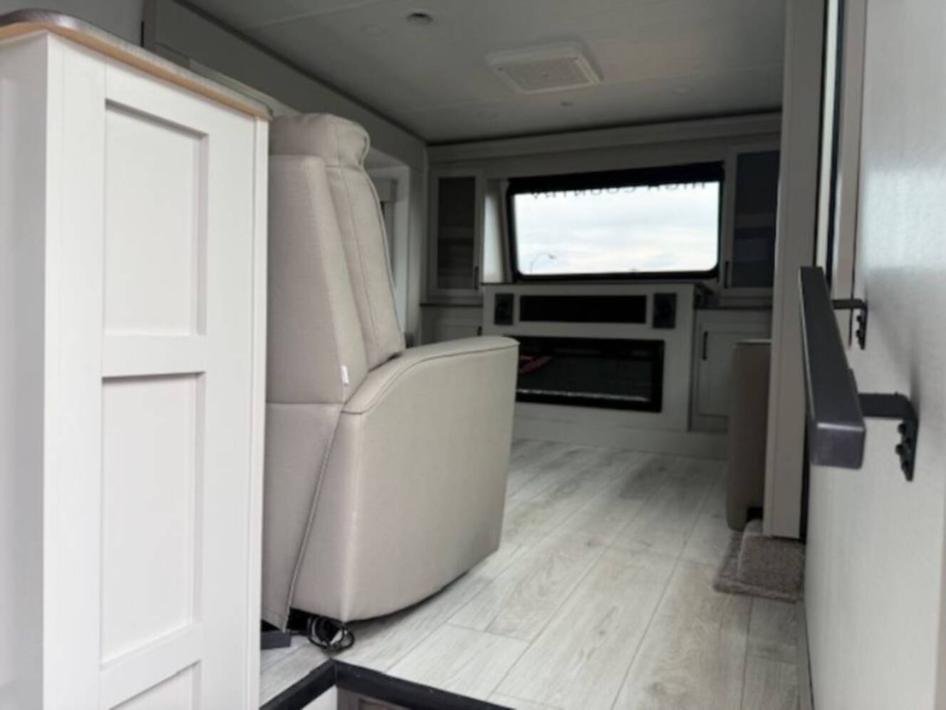 A photo of this 2026 Keystone Montana High Country 377FL