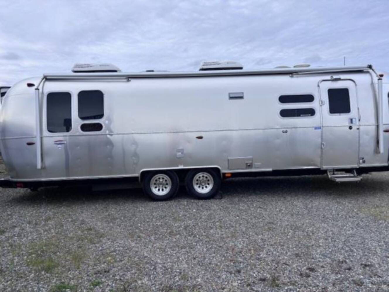 A photo of this 2017 Airstream International Serenity 30