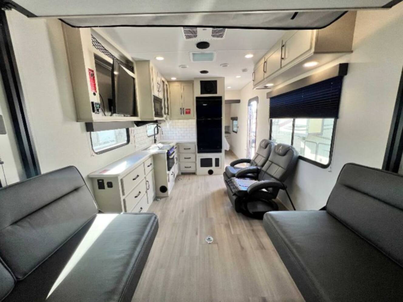 A photo of this 2026 Grand Design Momentum G-Class 21G
