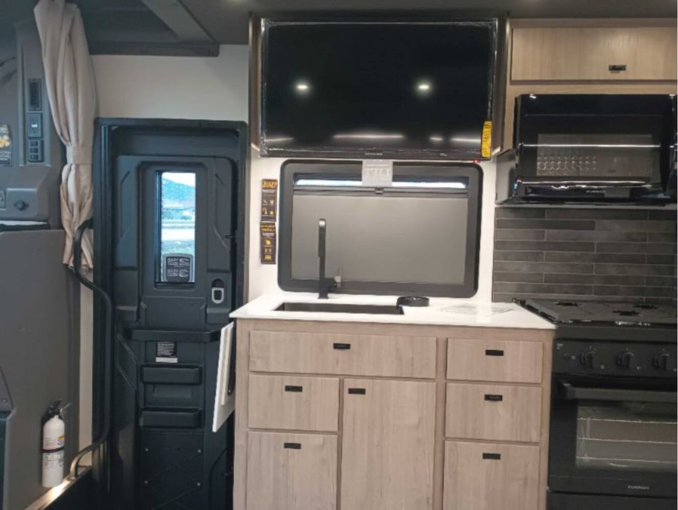 A photo of this 2026 Grand Design Lineage Series F 31ZW