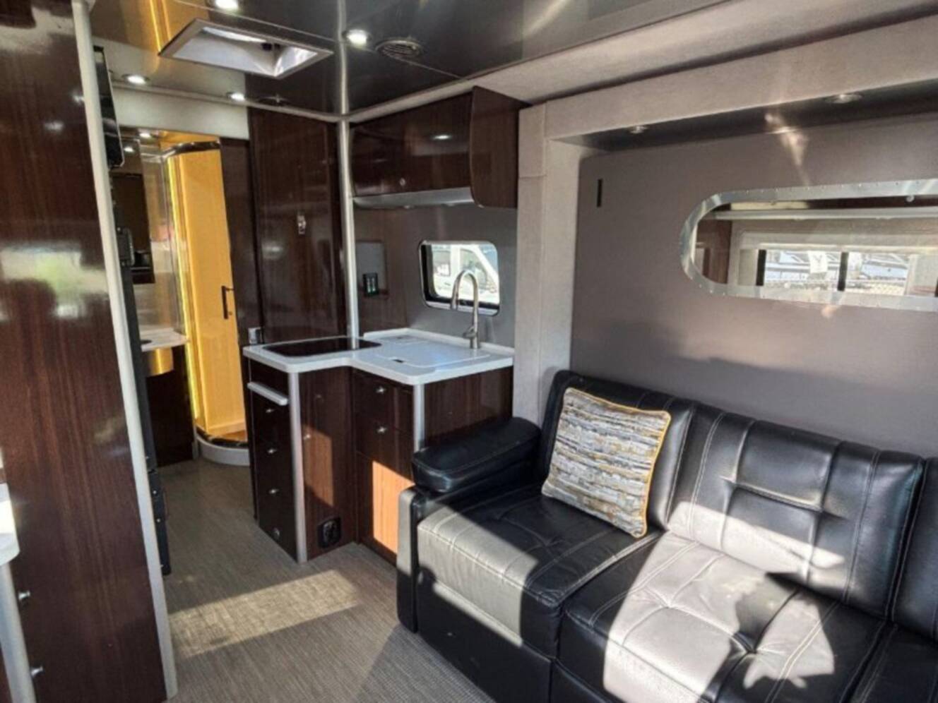 A photo of this 2019 Airstream Atlas Murphy Suite