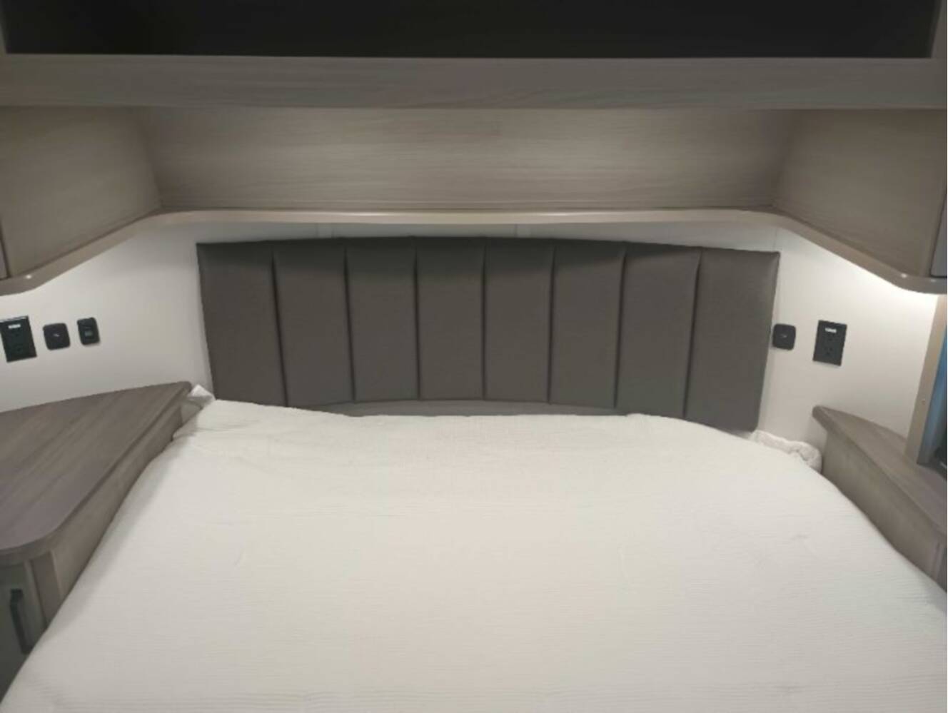 A photo of this 2026 Grand Design Momentum G-Class 320G