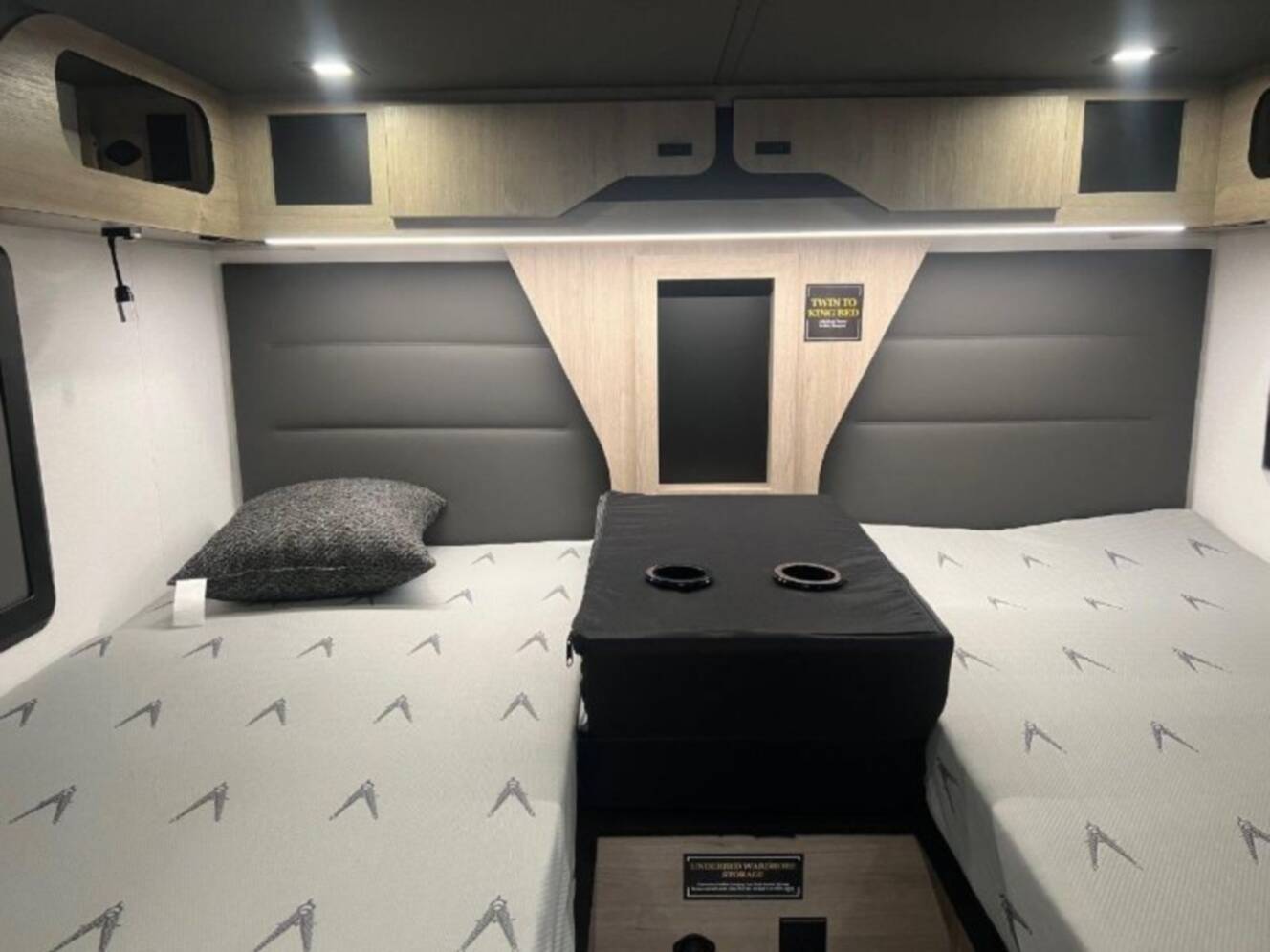 A photo of this 2026 Grand Design Lineage Series M 25TK