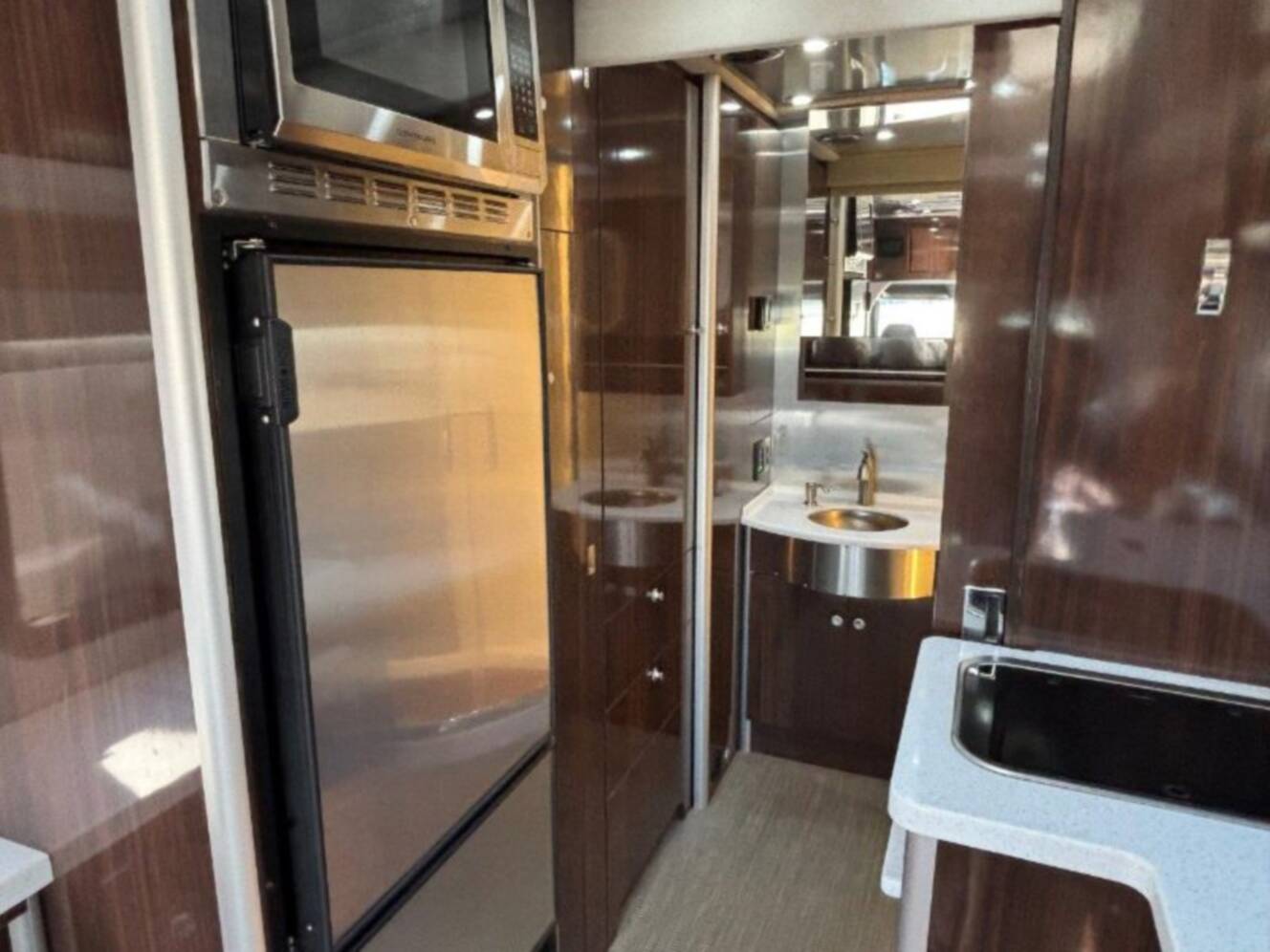 A photo of this 2019 Airstream Atlas Murphy Suite