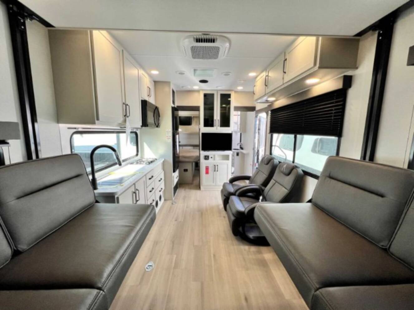 A photo of this 2026 Grand Design Momentum G-Class 21G