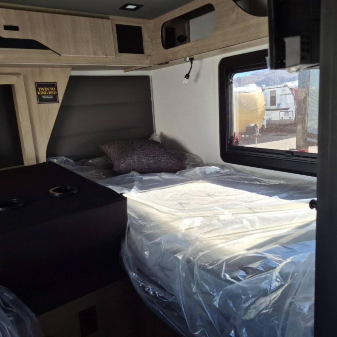 A photo of this 2026 Grand Design Lineage Series M 25TK