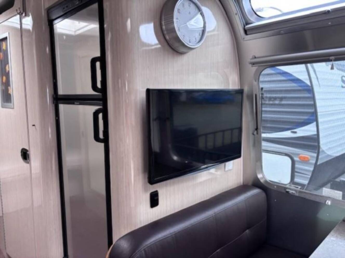A photo of this 2017 Airstream International Serenity 30