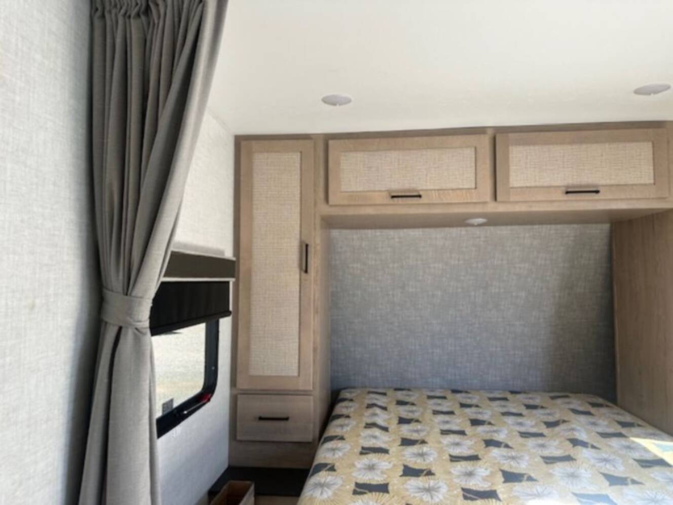 A photo of this 2026 Ember Rv E-Series 22MLQ