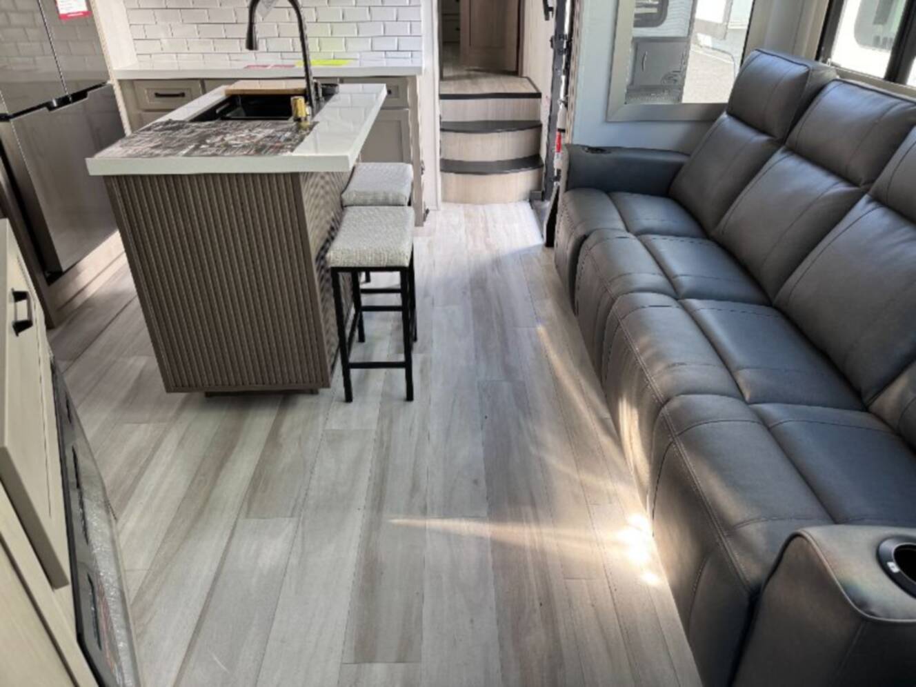 A photo of this 2025 Grand Design Momentum M-Class 351MS