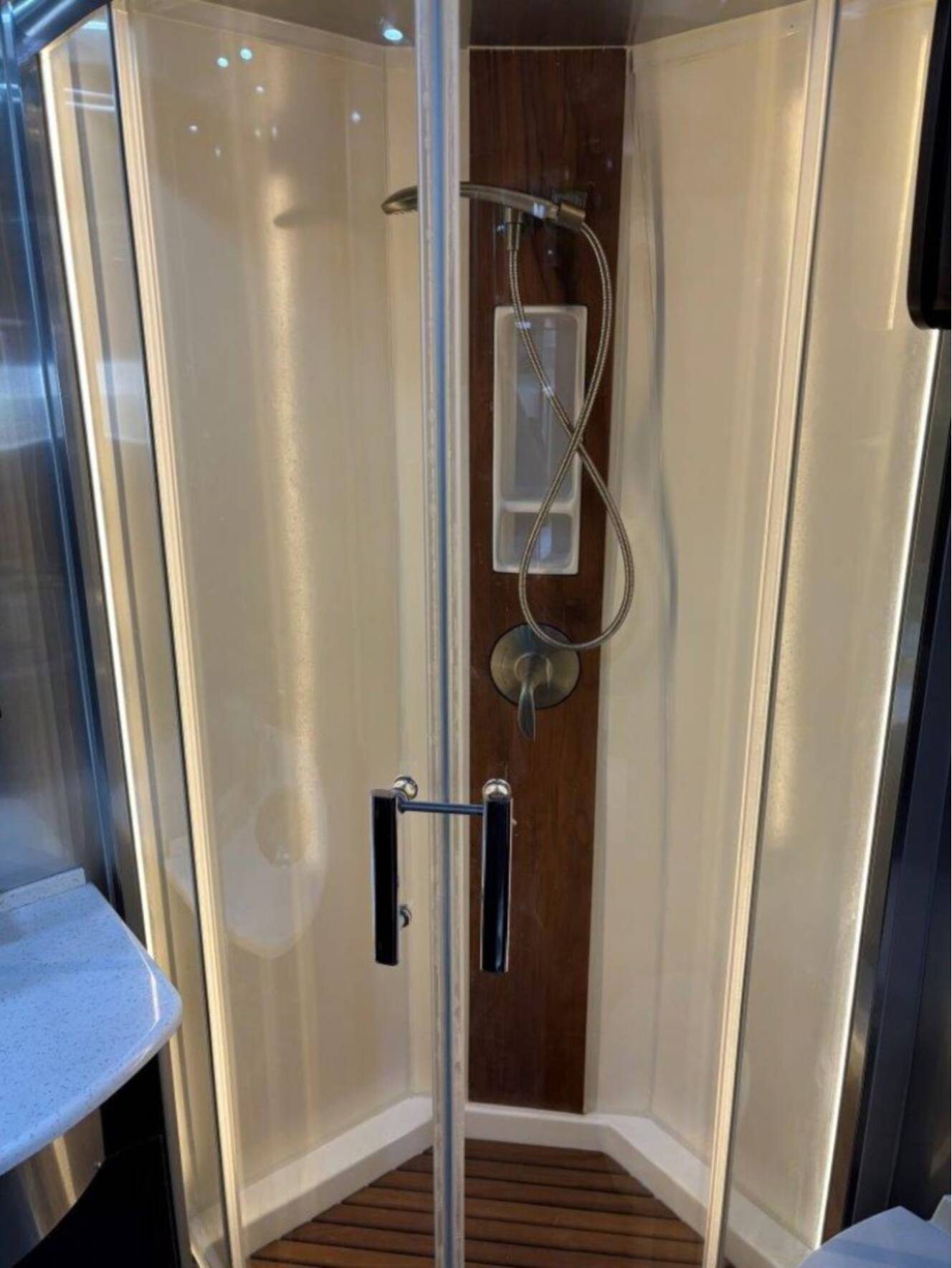 A photo of this 2019 Airstream Atlas Murphy Suite