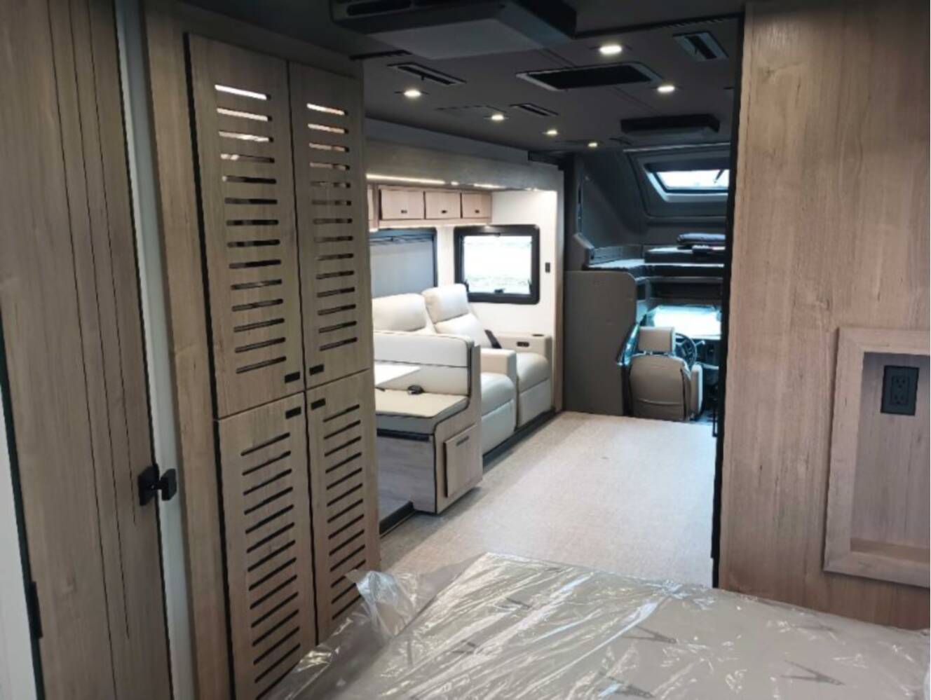 A photo of this 2026 Grand Design Lineage Series F 31ZW