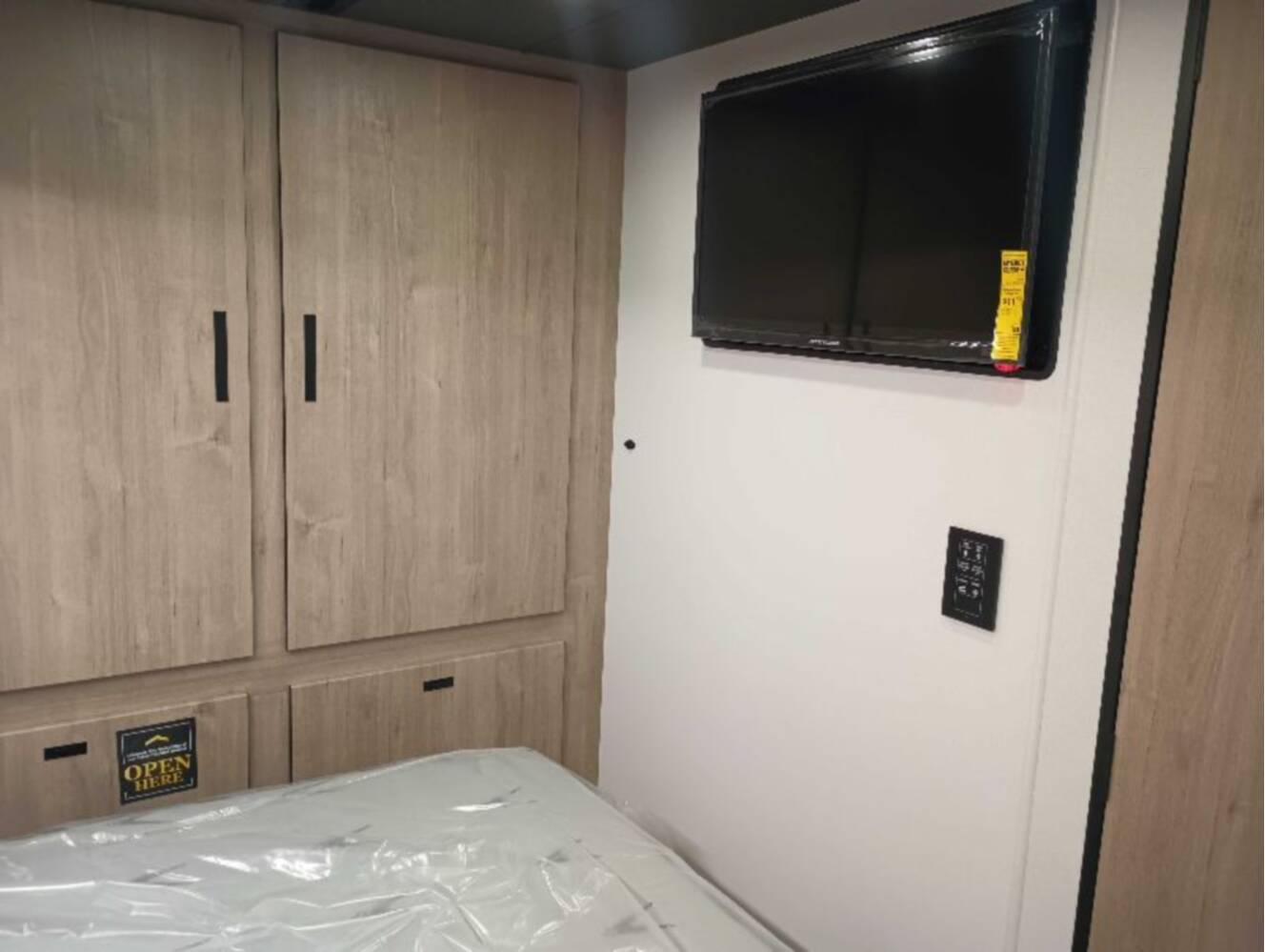A photo of this 2026 Grand Design Lineage Series F 31ZW