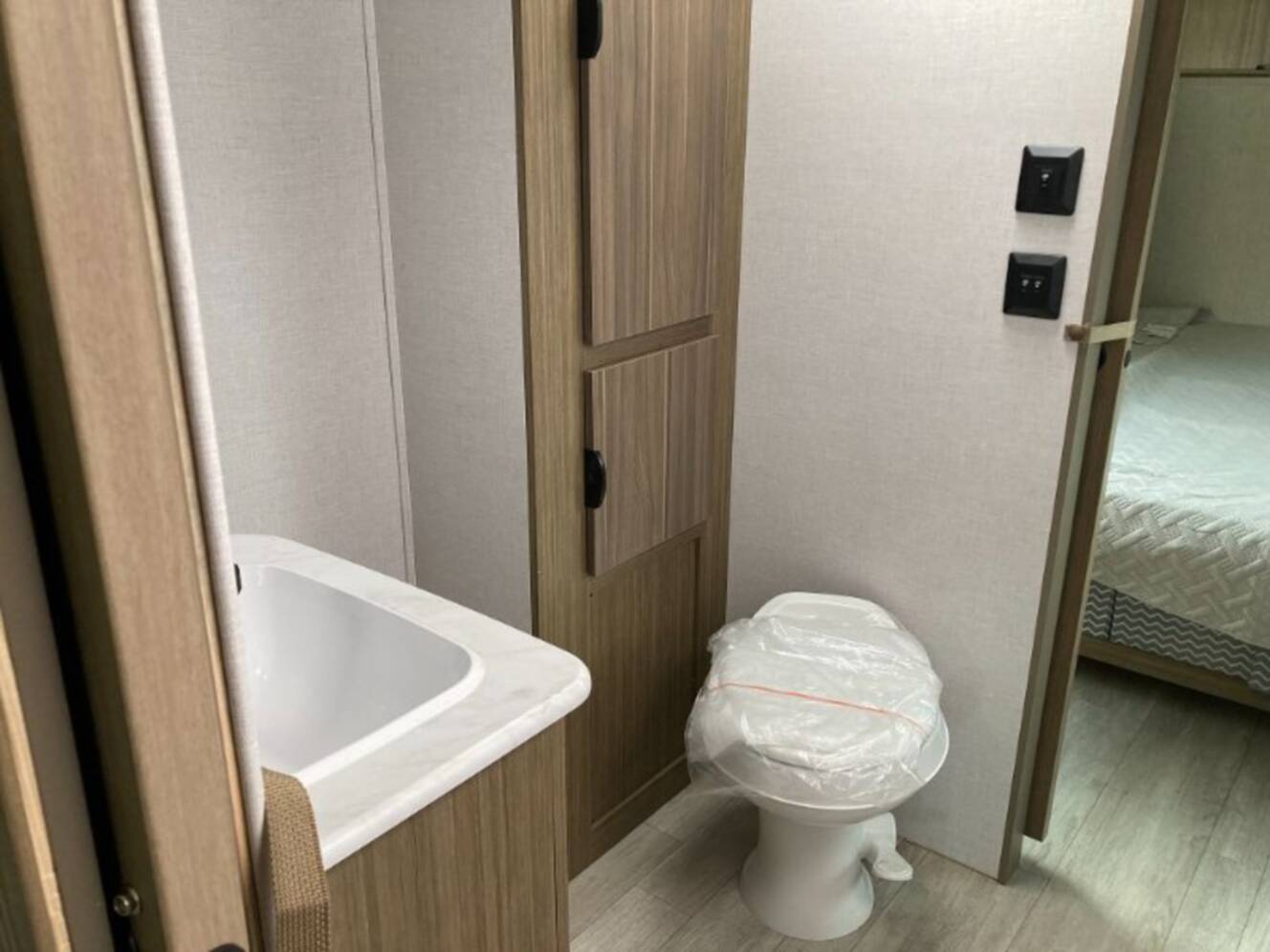 A photo of this 2025 Forest River Salem Cruise Lite 24RLXL