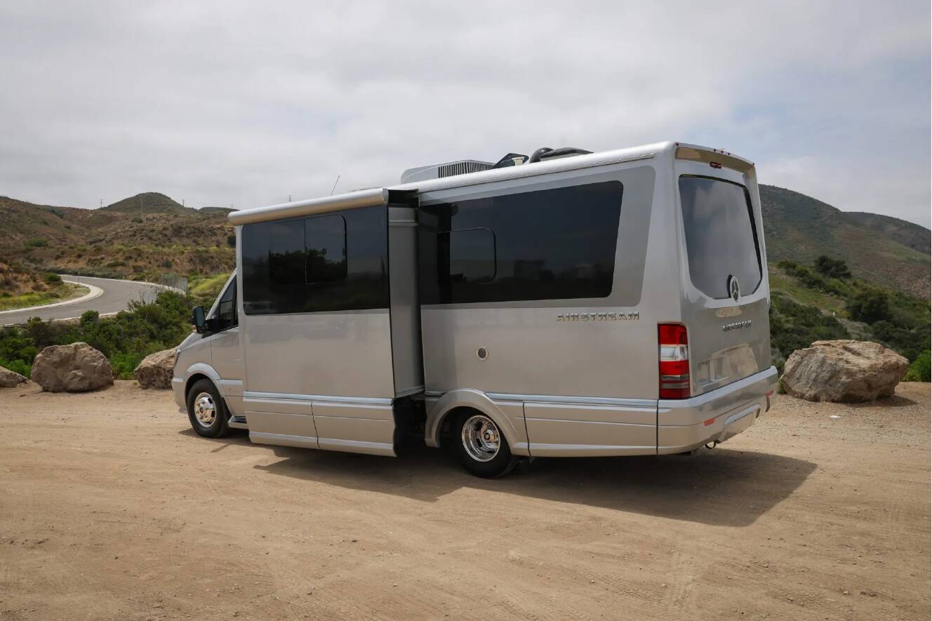 A photo of this 2019 Airstream ATLAS MURPHY SUITE