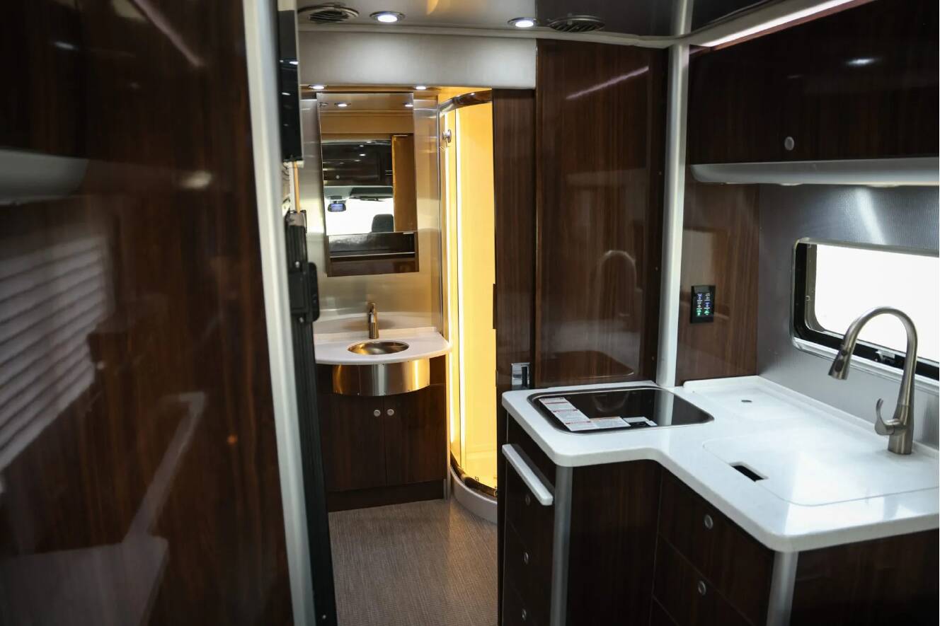 A photo of this 2019 Airstream ATLAS MURPHY SUITE