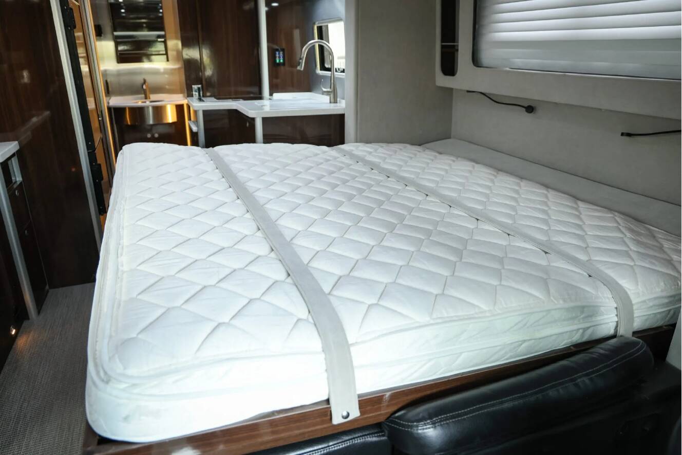 A photo of this 2019 Airstream ATLAS MURPHY SUITE