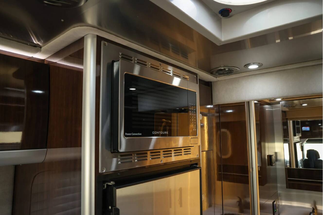 A photo of this 2019 Airstream ATLAS MURPHY SUITE