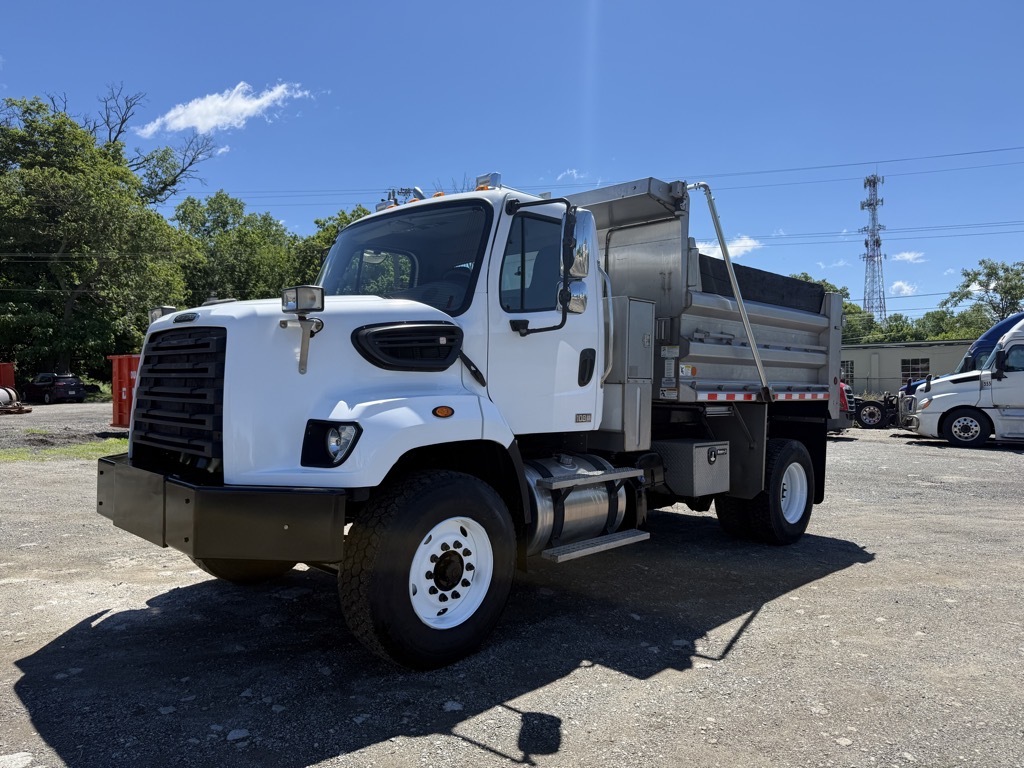 2017 FREIGHTLINER dump truck in West Chester, PA