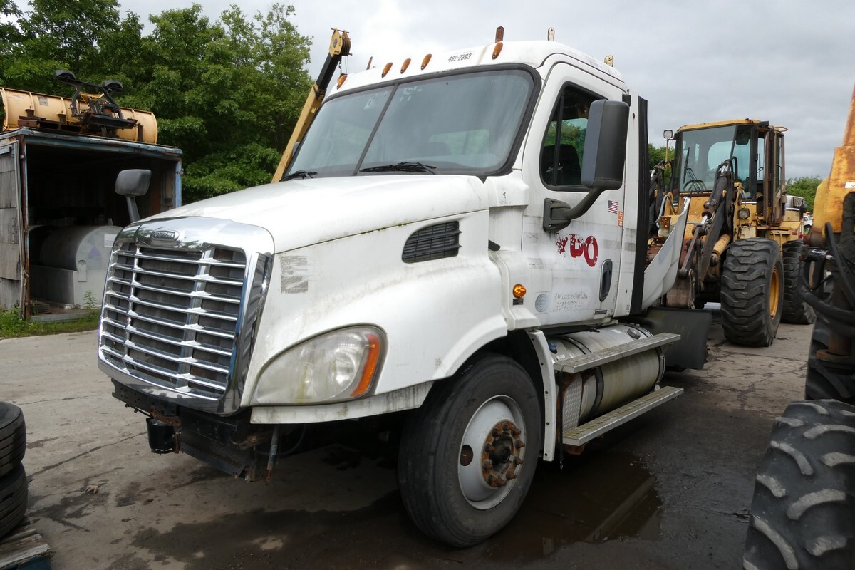 2012 Freightliner Cascadia 113 in Sparrow Bush, NY