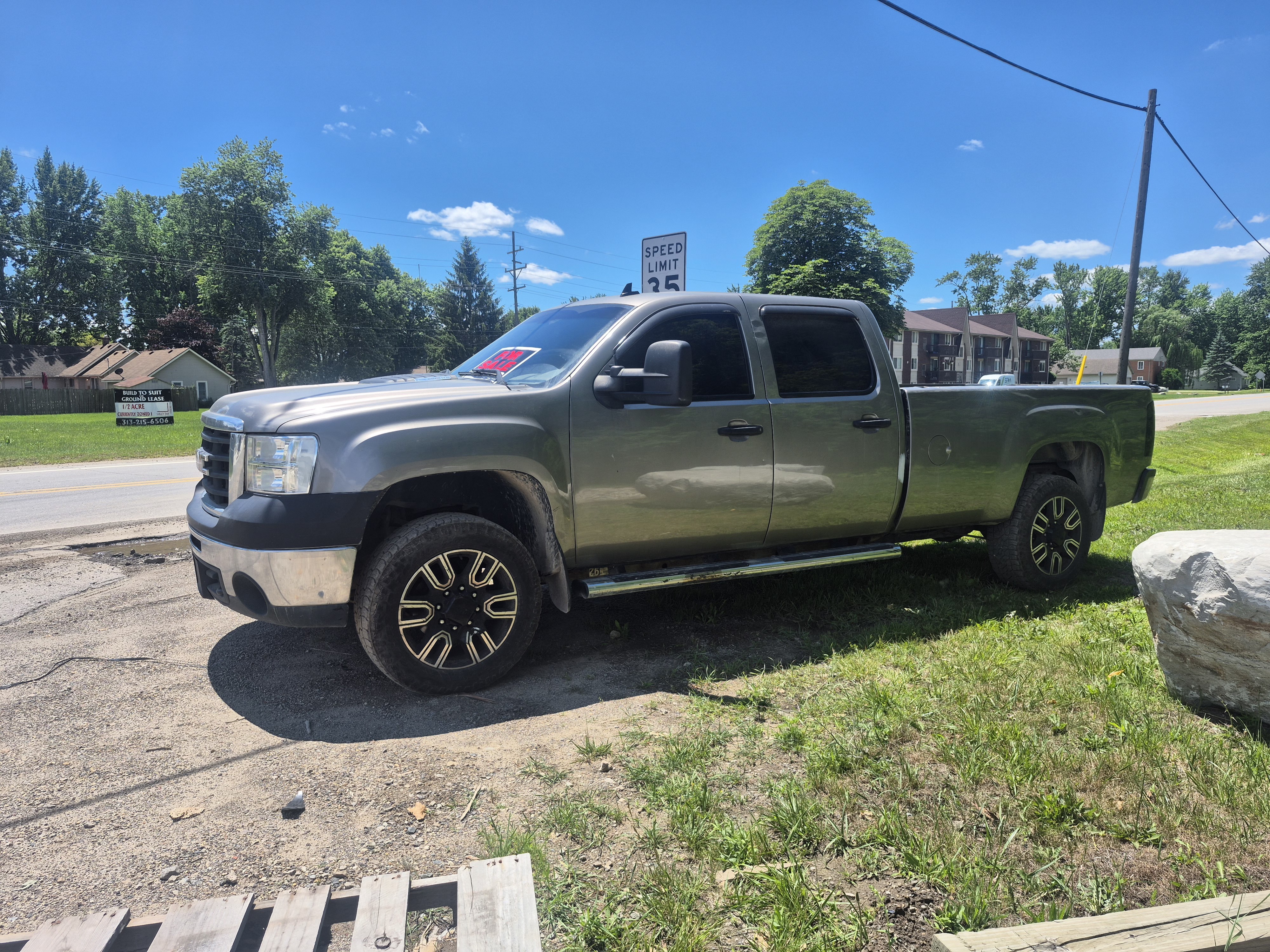 2014 GMC SIERRA in New Boston, MI