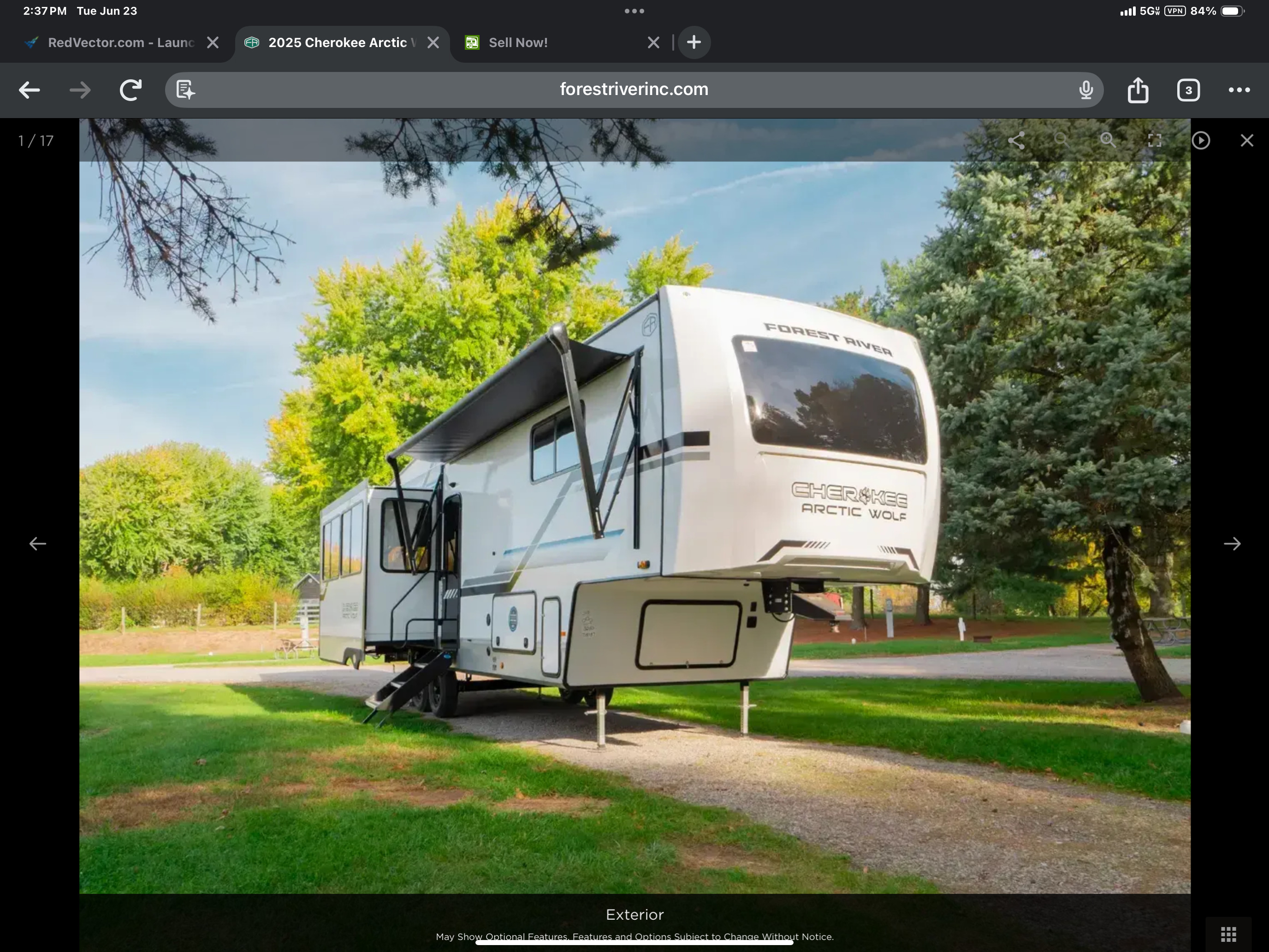 2025 Forest River CHEROKEE ARCTIC WOLF 3250 SUITE RV
