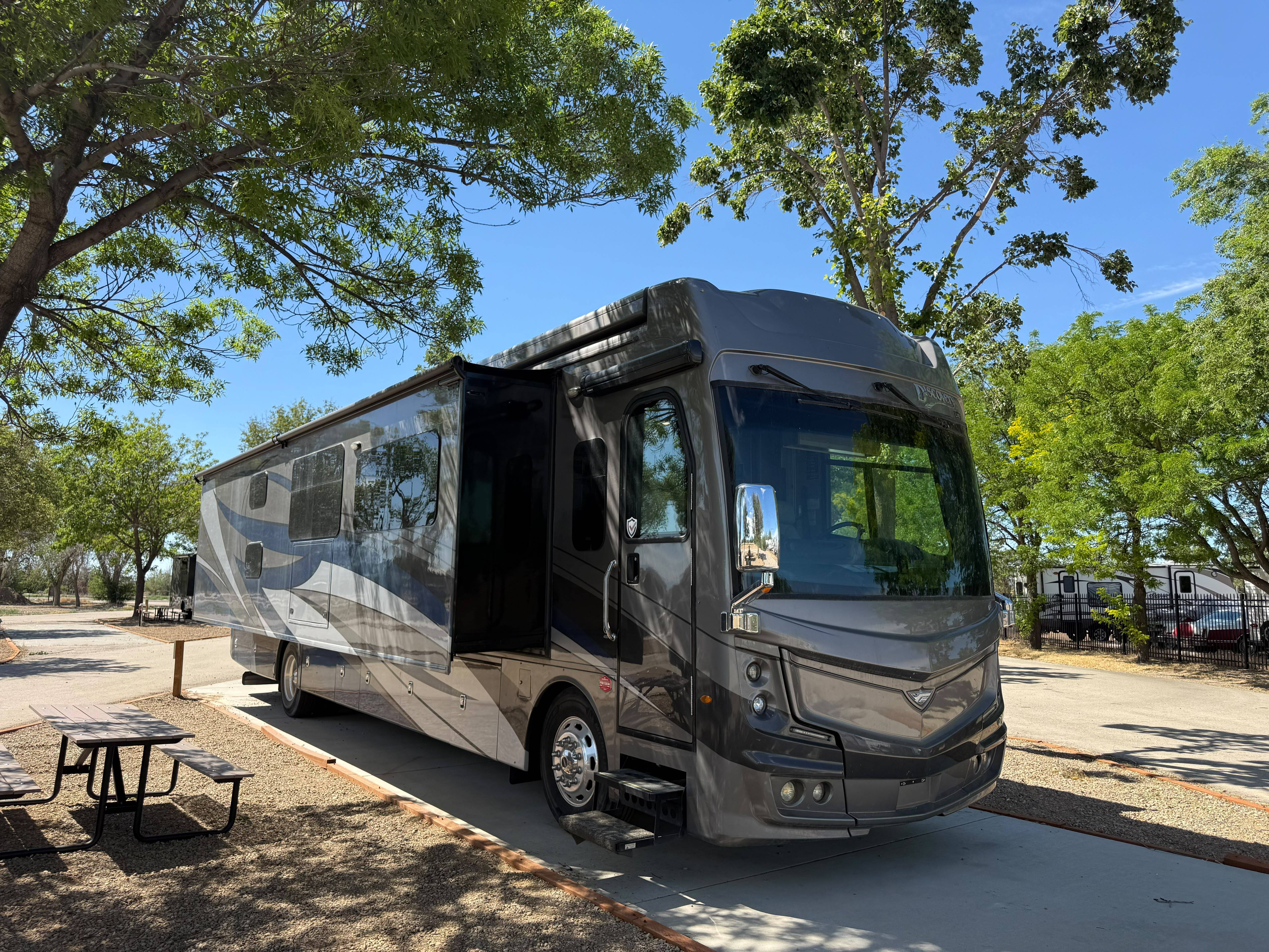 2021 Fleetwood DISCOVERY LXE 40G RV