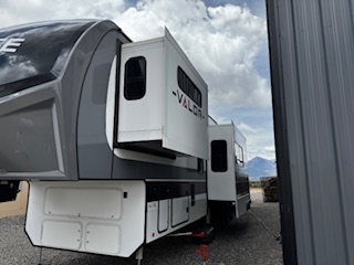 2025 Alliance Rv VALOR 40V13 RV