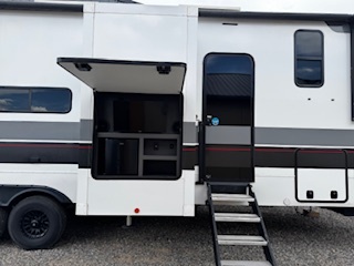 2025 Alliance Rv VALOR 40V13 in crawford CO