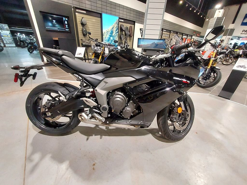 2026 Triumph Daytona 660 Sapphire Black 660 in Camp Hill, PA