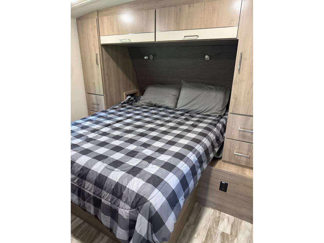 A photo of this 2022 Grand Design IMAGINE 2970RL