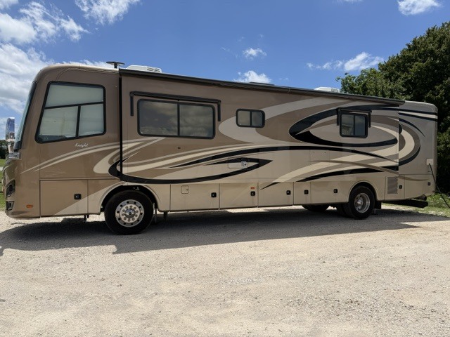 2013 Monaco KNIGHT 40DFT in whitesboro TX