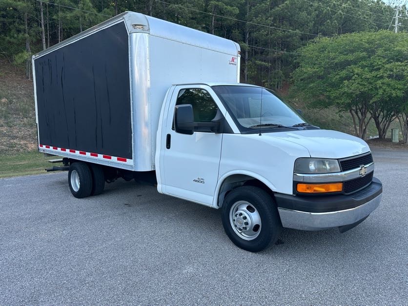 2014 CHEVROLET Express G4500 in Pelham, AL