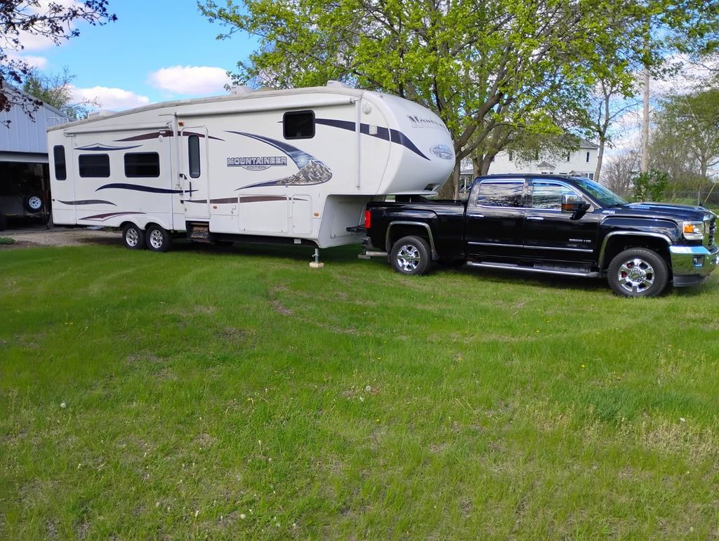 2010 Keystone Montana Mountaineer 324RLQ in erie IL