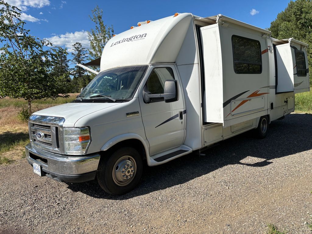 2014 Forest River Lexington Grand Touring 265DS-CD in westbank BC