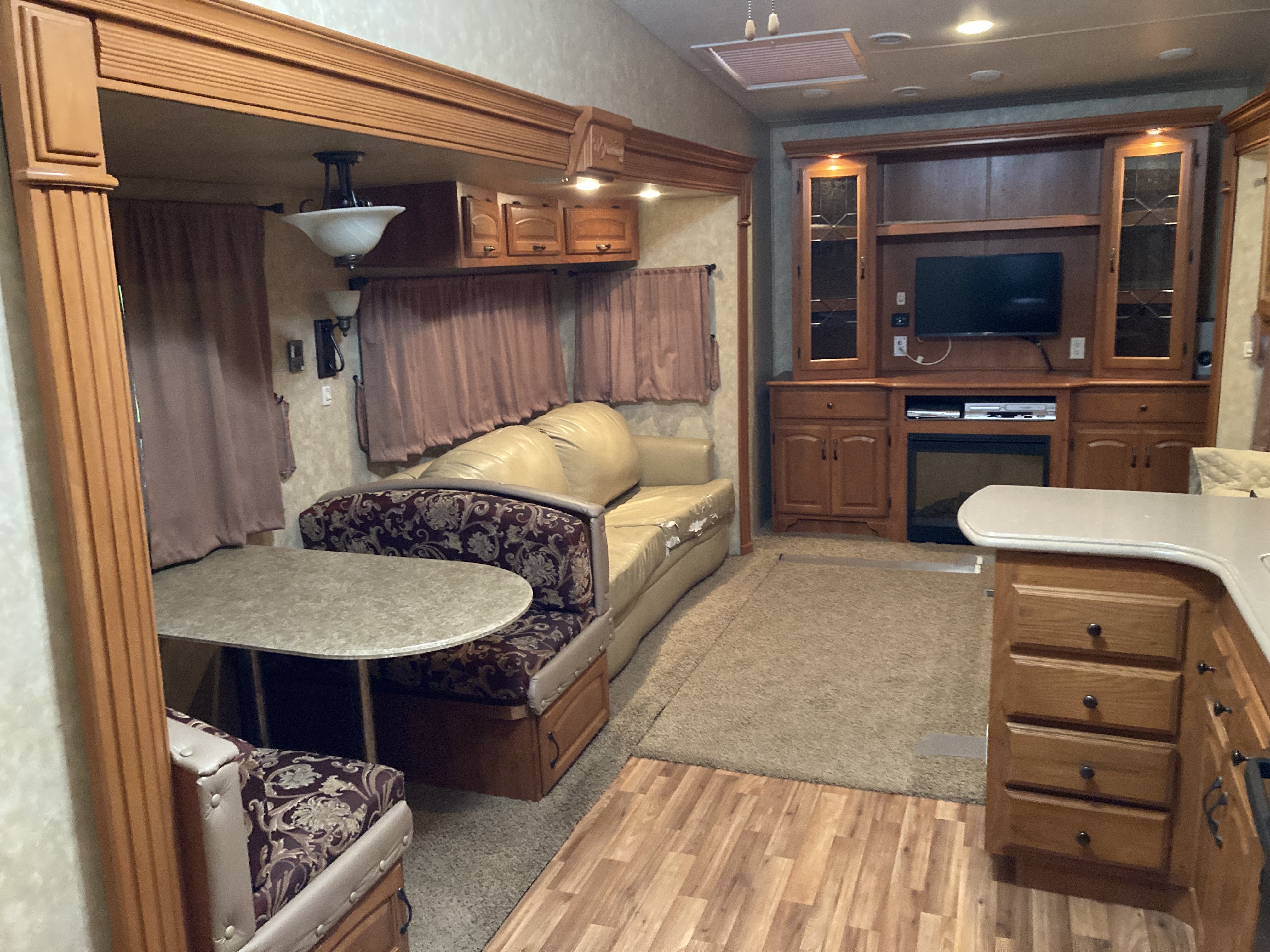 2009 Coachmen WYOMING 335 RETS RV