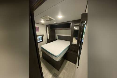 2024 Grand Design MOMENTUM MAV 27MAV in brenham TX