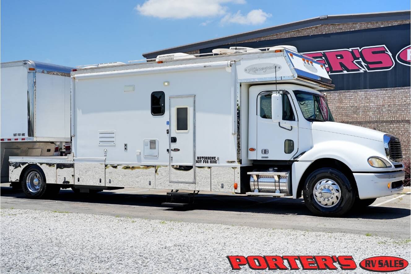 A photo of this 2004 Renegade Sport Deck 17TLQ Toterhome