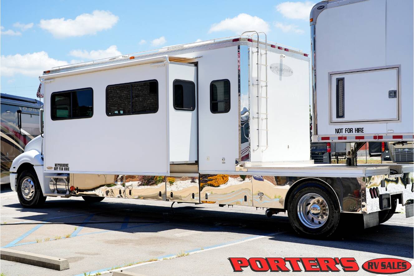 A photo of this 2004 Renegade Sport Deck 17TLQ Toterhome
