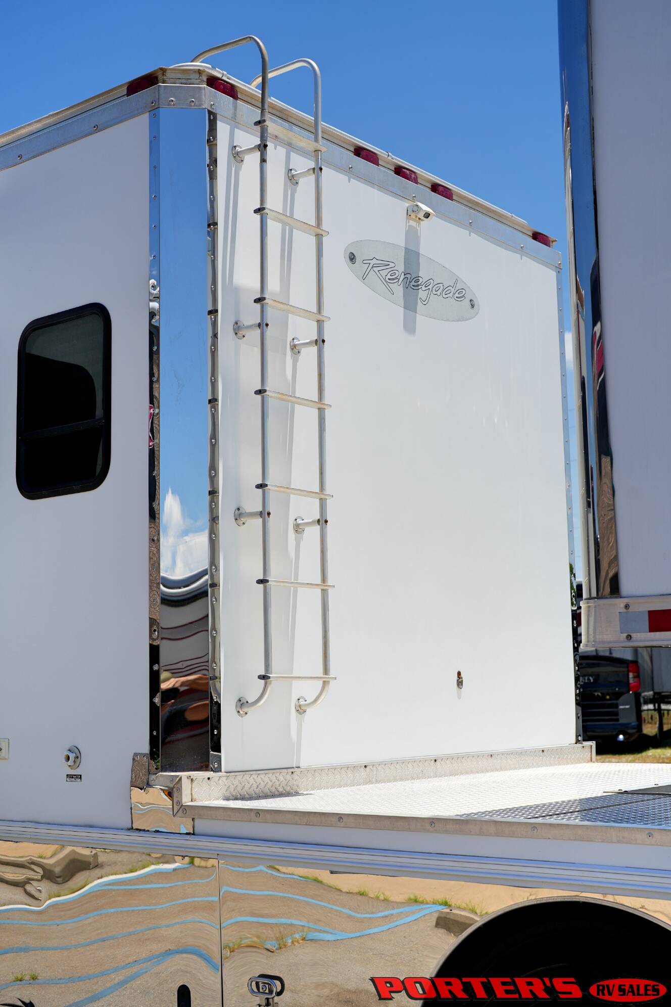 A photo of this 2004 Renegade Sport Deck 17TLQ Toterhome