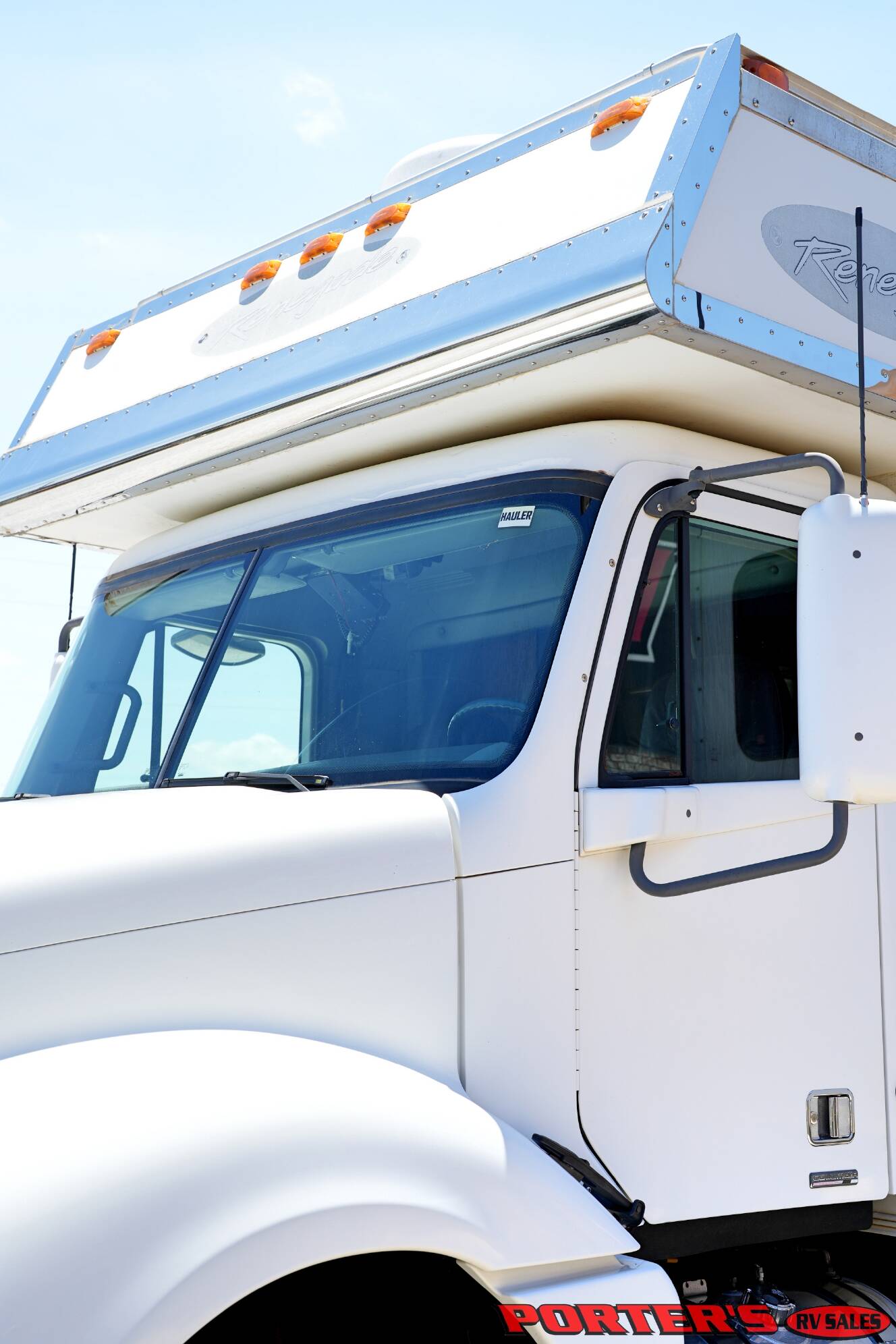 A photo of this 2004 Renegade Sport Deck 17TLQ Toterhome