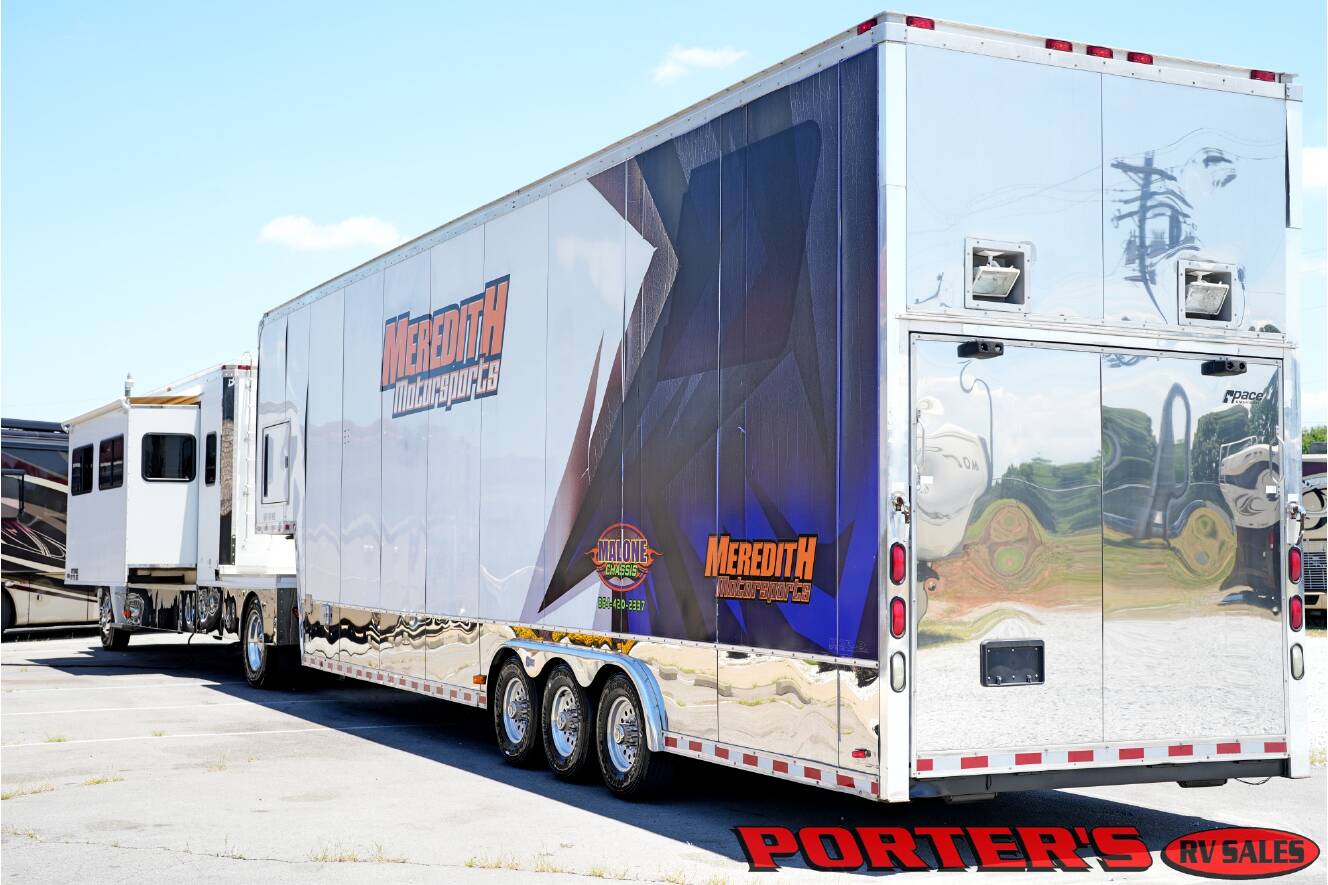 A photo of this 2004 Renegade Sport Deck 17TLQ Toterhome