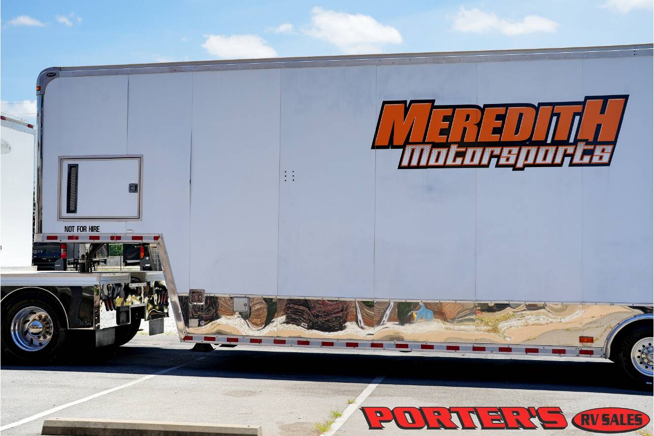 A photo of this 2004 Renegade Sport Deck 17TLQ Toterhome