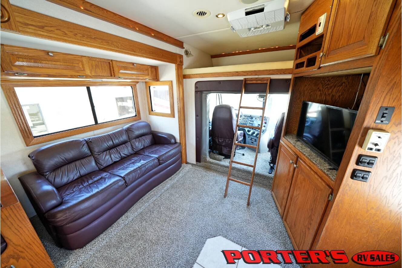 A photo of this 2004 Renegade Sport Deck 17TLQ Toterhome