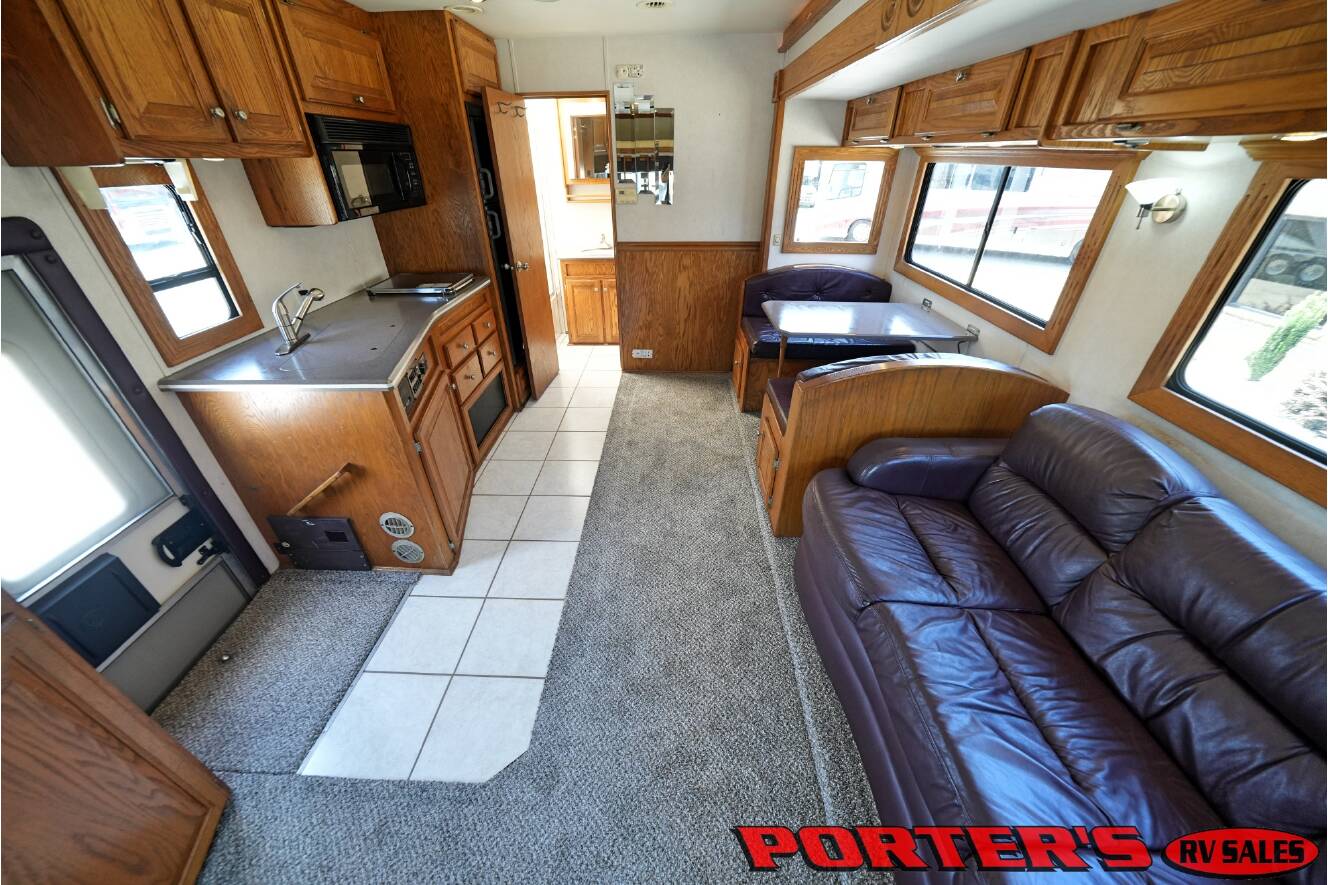 A photo of this 2004 Renegade Sport Deck 17TLQ Toterhome